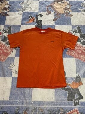Vintage Nike swoosh tee